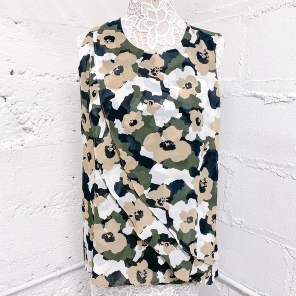 3/$15 Context Camo Floral Sleeveless Blouse Medium
